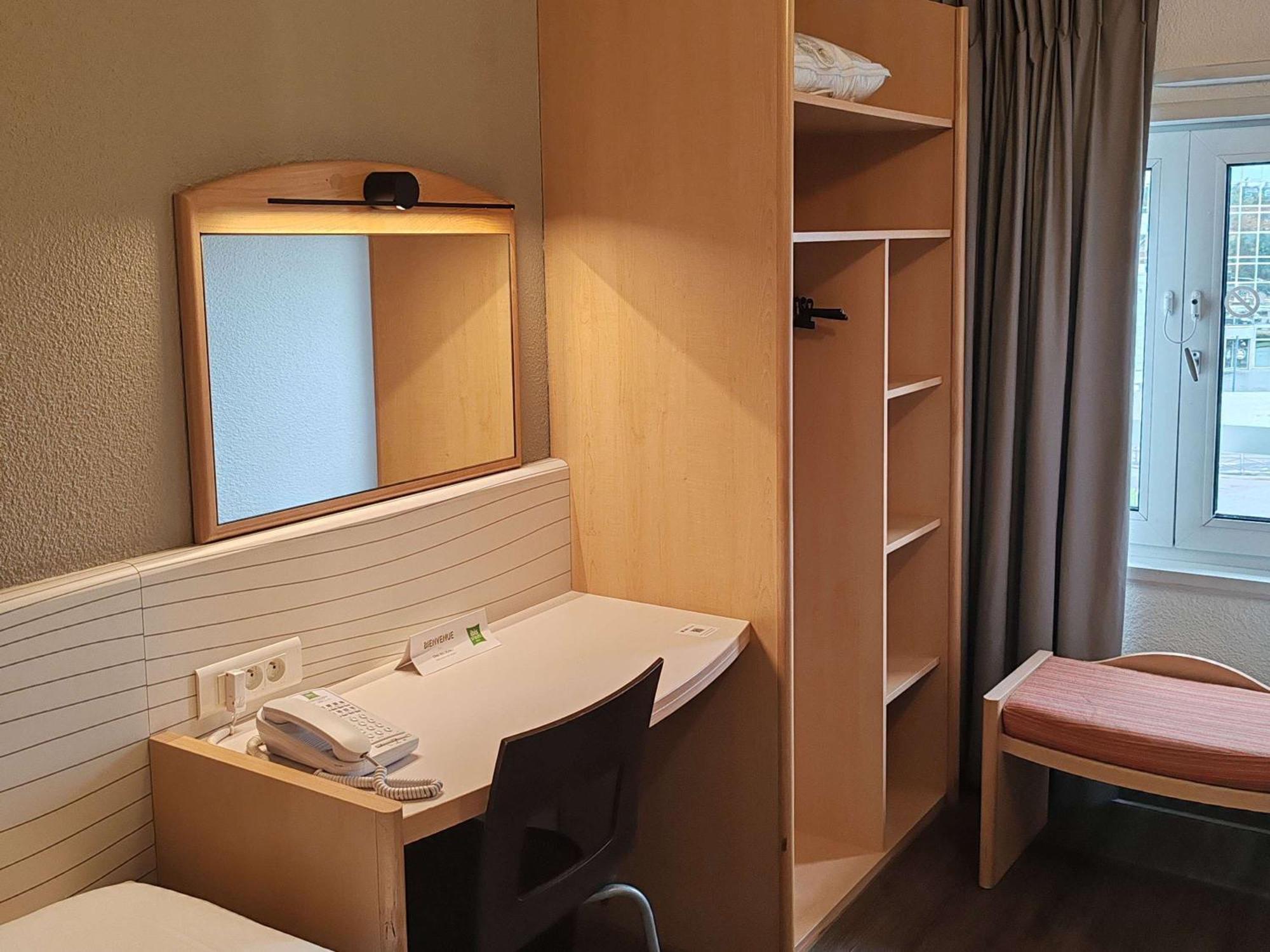ไอบิส ปวสซี Hotel พัวส์ซี ภายนอก รูปภาพ