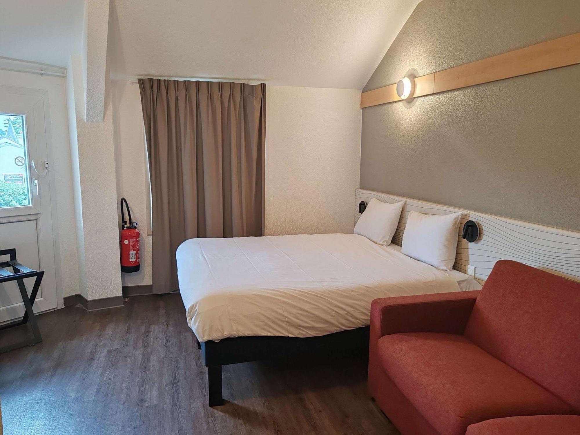 ไอบิส ปวสซี Hotel พัวส์ซี ภายนอก รูปภาพ